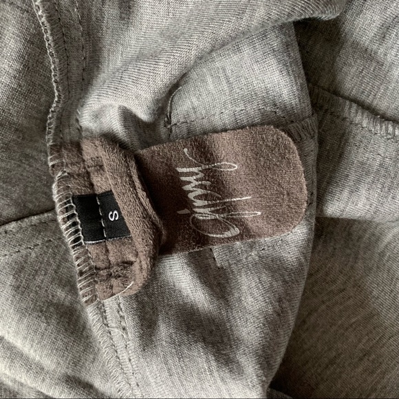 Leather-like Sleeveless layer - Picture 7 of 8